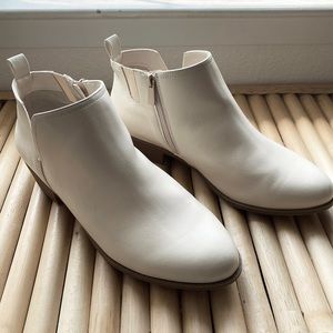 TORRID - V-Cut Zip Heel Ankle Bootie in Bone Color (10.5 W)